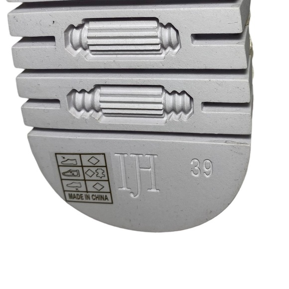 Isle Jacobsen Tulip Cross strap Platform Sandals - Picture 6 of 9